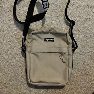 SUPREME Crossbody